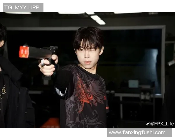 2026电竞新闻FPX在电竞全球总决赛中以63分稳居积分榜首位引发热议